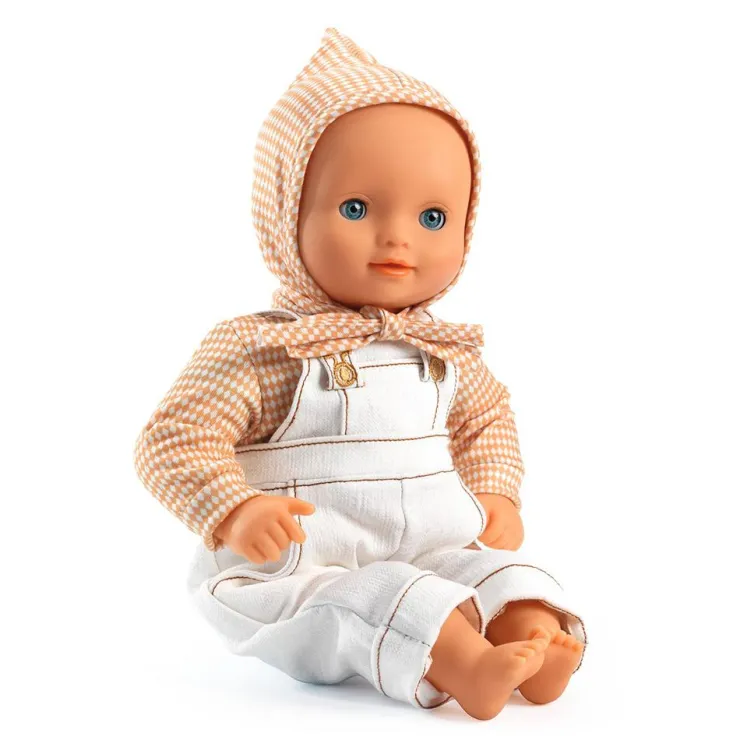 Conjunto peto blanco con camisa y gorro a rombos 32cm.<Djeco