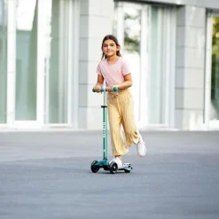 Patinete Maxi Deluxe Eco verde<Micro New