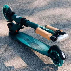 Patinete Sprite Eco Led verde<Micro Best