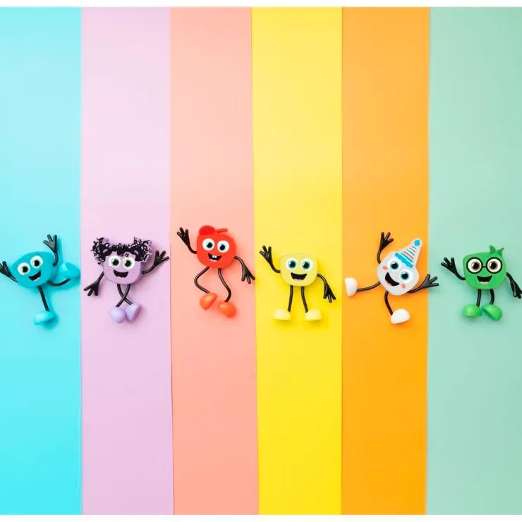 Set personaje Party Pal y 2 cubos multicolor con luz Glo Pals<Glopals New